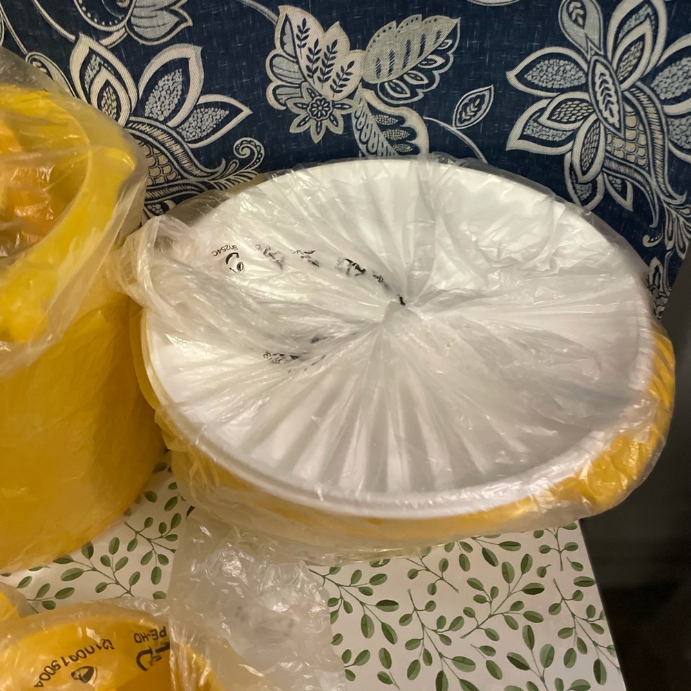 Tupperware yellow set! - Picture 7 of 14